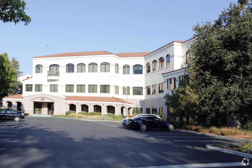 2815 Townsgate Rd, Westlake Village, CA à louer - Photo principale – Image 1 sur 9