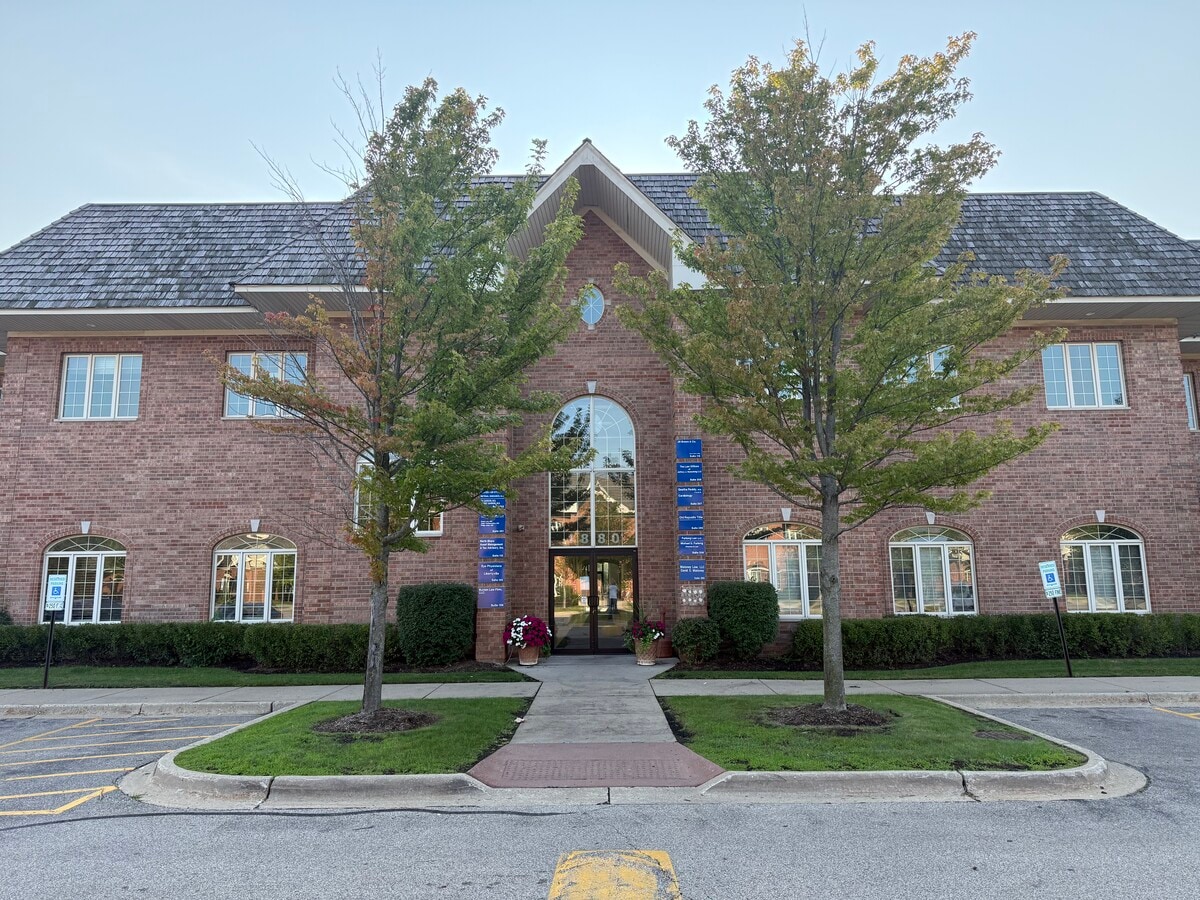 1880 W Winchester Rd, Libertyville, IL 60048 - Lot 204 - - Photo intérieure - Image 1 of 24