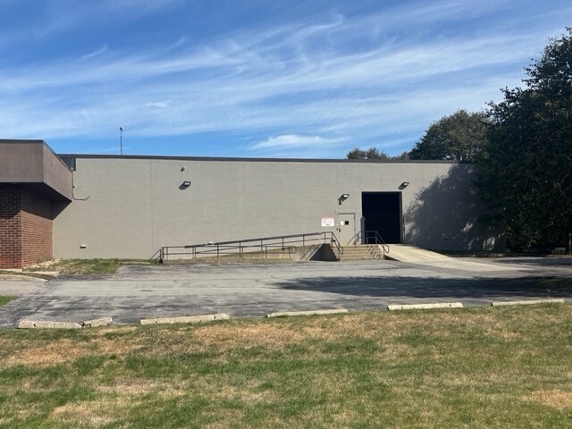 80 Lawrence Bell Dr, Williamsville, NY à vendre - Photo de l’immeuble – Image 3 sur 5