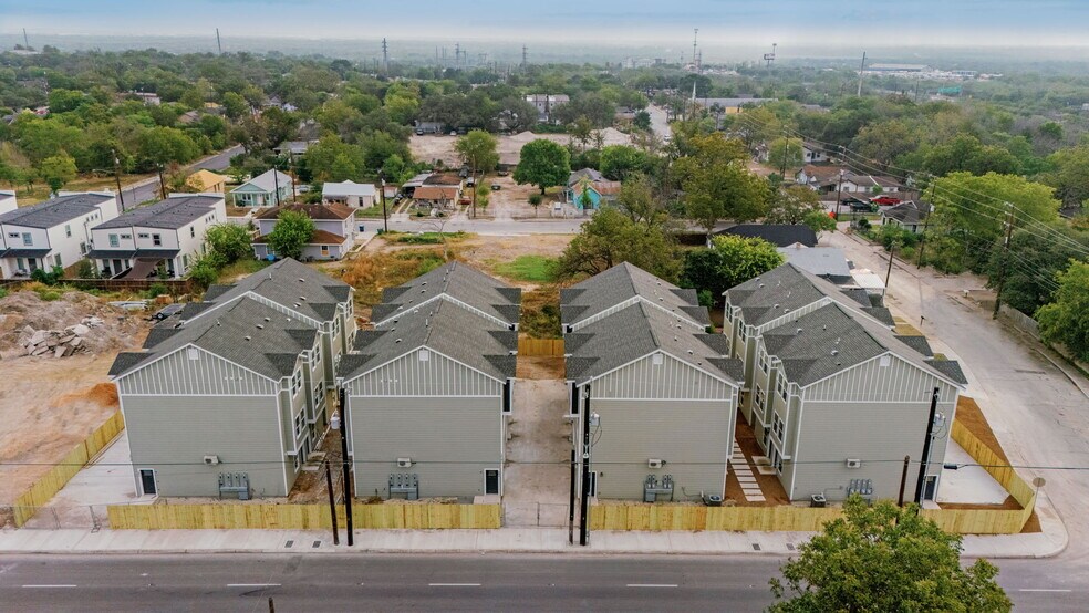 1303 Essex st, San Antonio, TX à vendre - Photo de l’immeuble – Image 3 sur 28