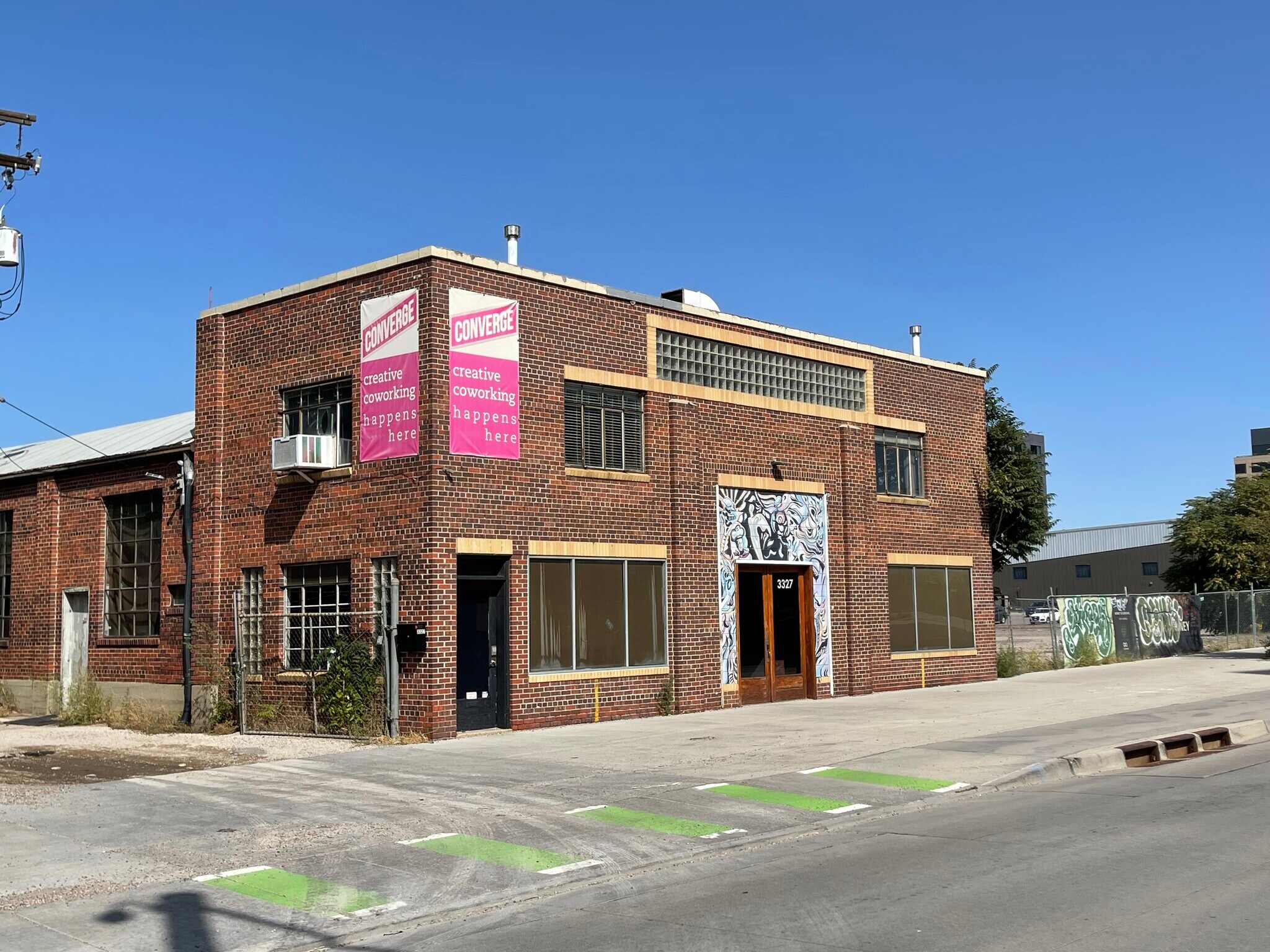 3327 Brighton Blvd, Denver, CO à louer Photo principale– Image 1 sur 17