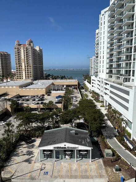 211 N Tamiami Trl, Sarasota, FL à louer - Photo de l’immeuble – Image 2 sur 4