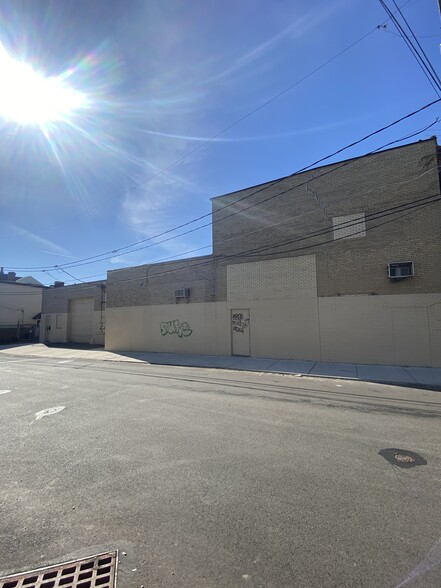 4433 Howley St, Pittsburgh, PA à vendre - Photo de l’immeuble – Image 2 sur 8