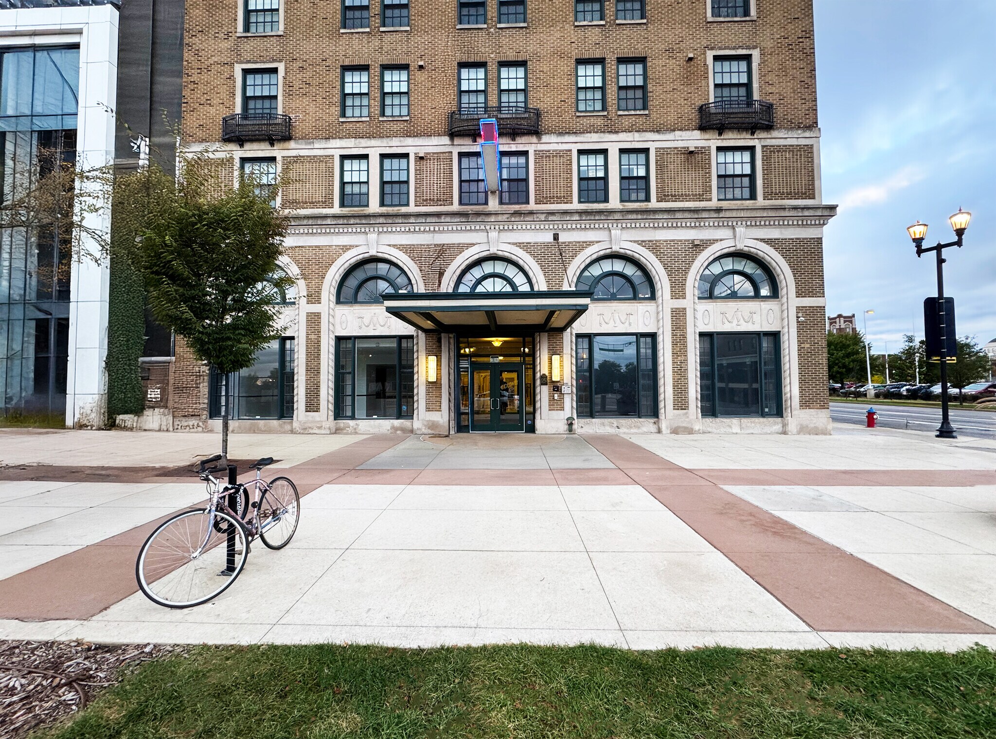 237 N Michigan St, South Bend, IN à louer Photo principale– Image 1 sur 12