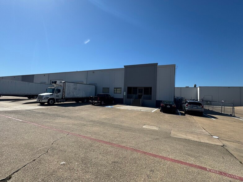 1418-1424 Dunn Dr, Carrollton, TX à louer - Photo de l’immeuble – Image 2 sur 3