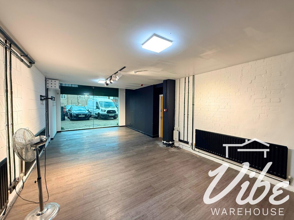 451 Wick Ln, Londres à louer Photo de l’immeuble– Image 1 sur 8