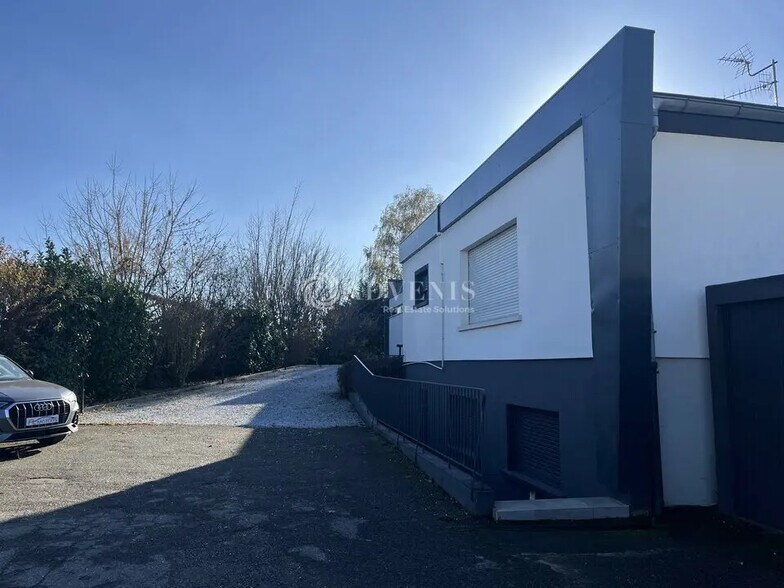 Bureau dans Mundolsheim à louer - Photo de l’immeuble – Image 2 sur 12