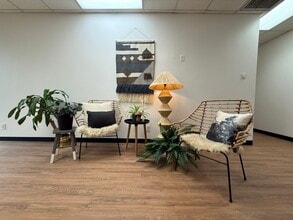 614 S Edmonds Ln, Lewisville, TX à louer Photo intérieure– Image 2 sur 9