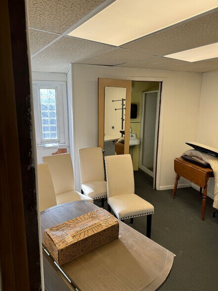 24 Woodside Ave, Little Falls, NJ à louer - Photo intérieure – Image 3 sur 8