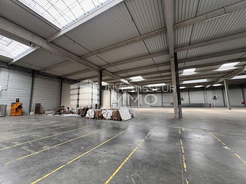 Industriel/Logistique dans Bussy-Saint-Georges à louer - Photo de l’immeuble – Image 2 sur 13