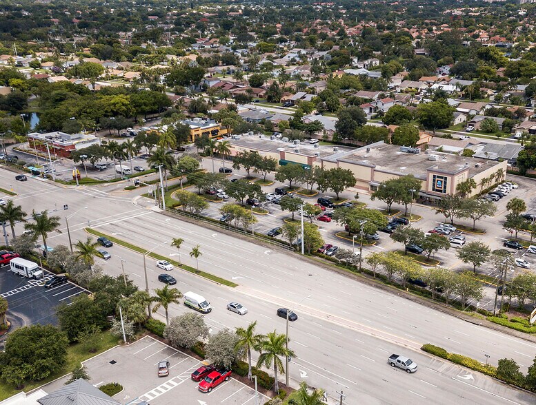3825 W Hillsboro Blvd, Deerfield Beach, FL à louer - Photo de l’immeuble – Image 3 sur 20