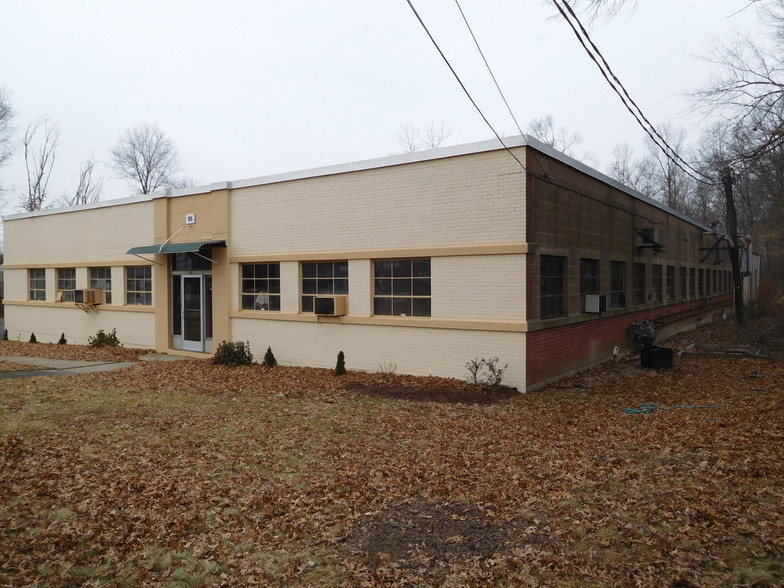 95 Granby St, Bloomfield, CT à vendre - Photo de l’immeuble – Image 3 sur 19