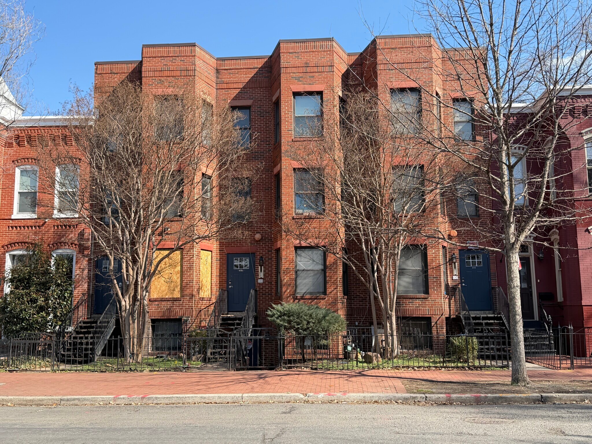 245-249 8th St NE, Washington, DC à vendre Photo de l’immeuble– Image 1 sur 14