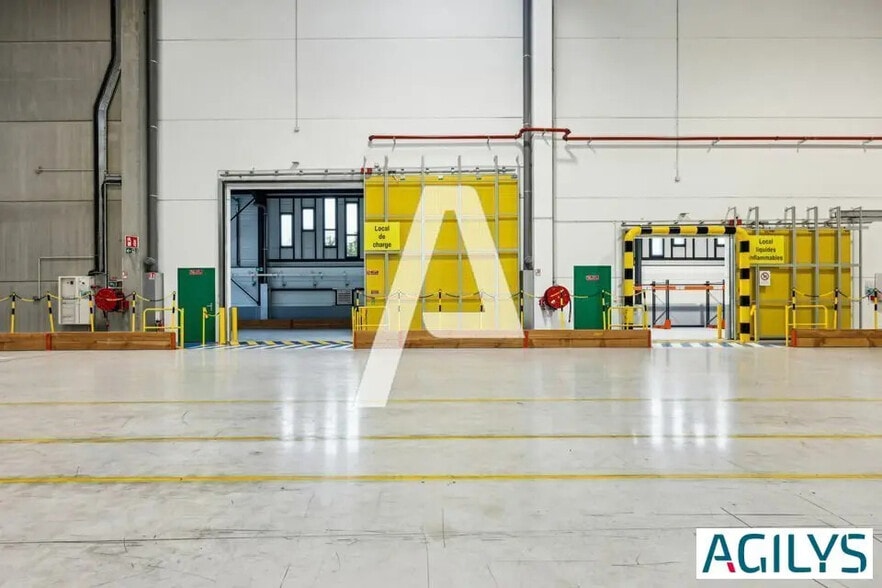 Industriel/Logistique dans Serris à louer - Photo intérieure – Image 2 sur 8