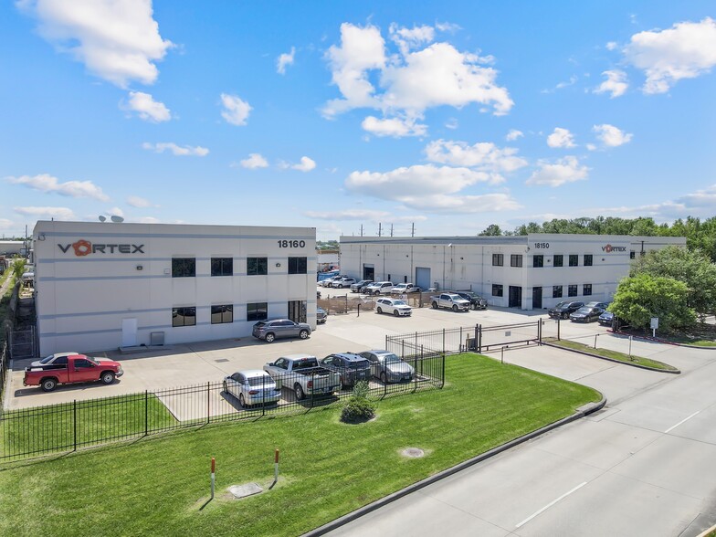 18150 Imperial Vly, Houston, TX à louer - Photo de l’immeuble – Image 1 sur 10