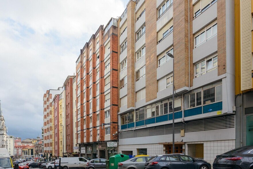 Immeuble residentiel dans Avilés, Asturias à vendre - Photo de l’immeuble – Image 2 sur 4