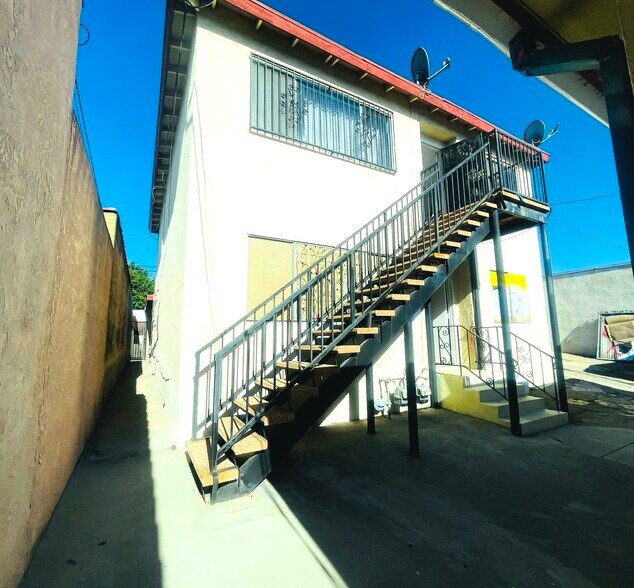 5609-5613 E Beverly Blvd, East Los Angeles, CA à vendre - Photo de l’immeuble – Image 2 sur 14