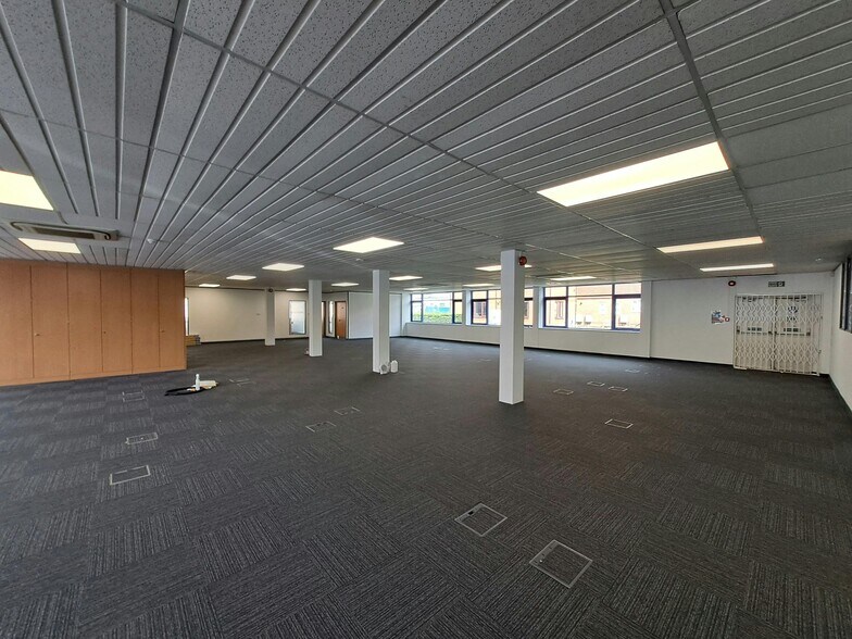 37 Gatwick Rd, Crawley à louer - Photo intérieure – Image 1 sur 30