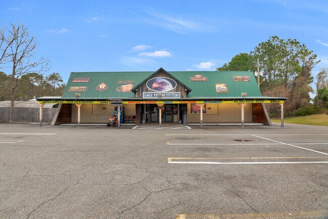 Plus de détails pour 2023 Memorial Dr, Waycross, GA - Local commercial à vendre