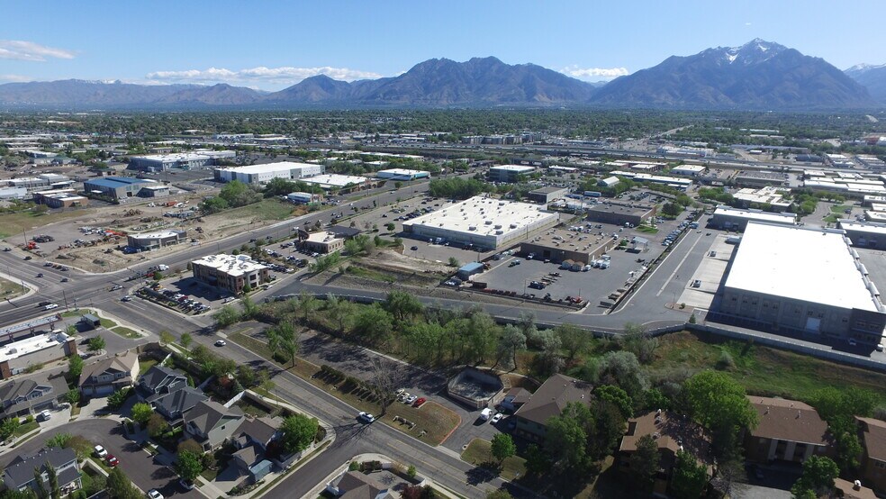 9075 S Riverside Dr, Sandy, UT à vendre - Photo de l’immeuble – Image 2 sur 18