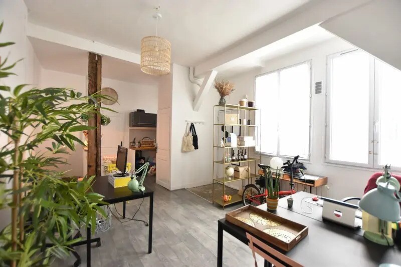 Rue Du Faubourg Saint-Martin, Paris à louer Photo de l’immeuble– Image 1 sur 8