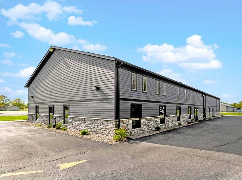 401 SE 15th Ave, Demotte, IN à vendre - Photo de l’immeuble – Image 2 sur 7