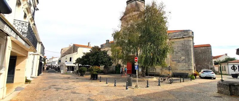 Local commercial dans SAINT-PIERRE-D'OLERON à louer - Photo de l’immeuble – Image 2 sur 11