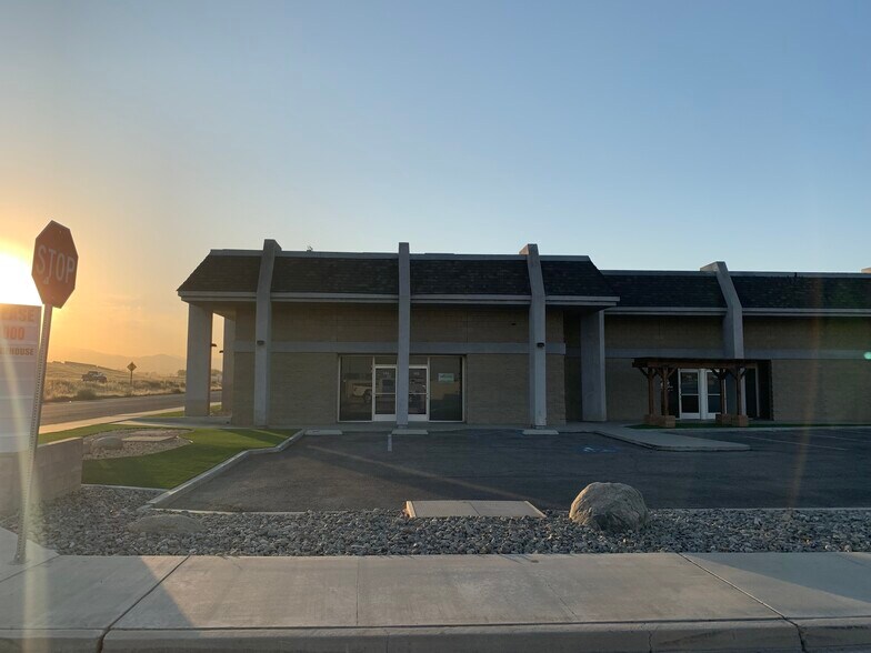 4601 Kimber Ave, Bakersfield, CA à louer - Photo de l’immeuble – Image 2 sur 13
