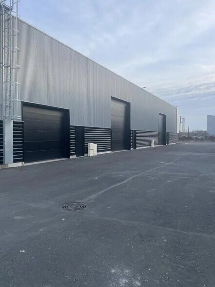 Local d'activités dans Le Havre à vendre - Photo de l’immeuble – Image 2 sur 4
