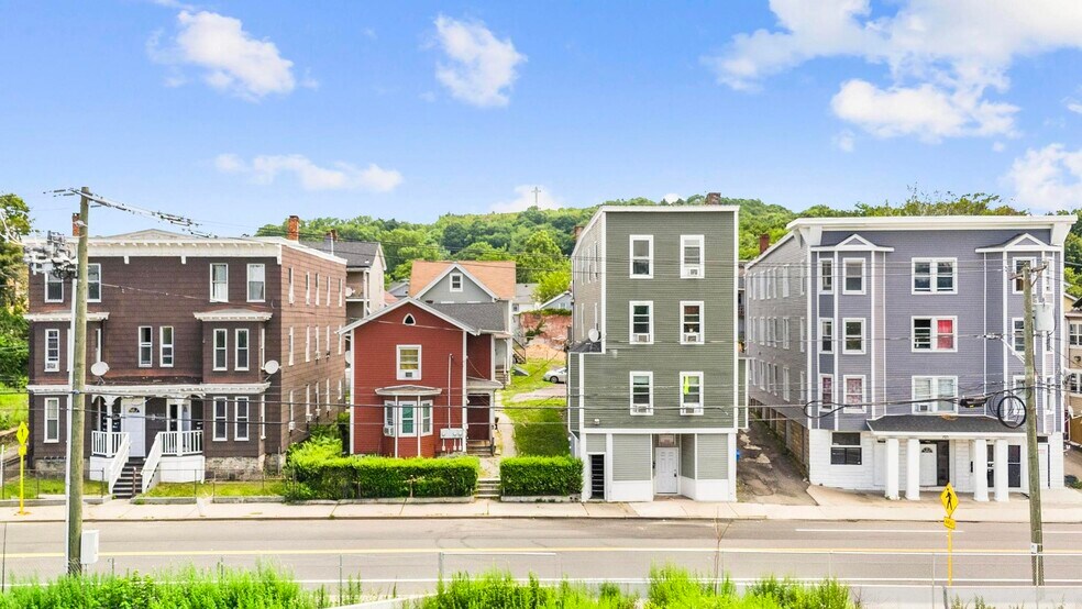 25 Units Turn-Key w/Big Unit Mix portefeuille de 3 biens à vendre sur LoopNet.fr - Photo de l’immeuble – Image 1 sur 26