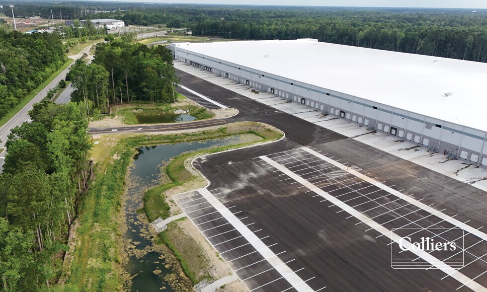 8000 Palmetto Commerce Pky, Ladson, SC à louer - Photo de l’immeuble – Image 3 sur 14