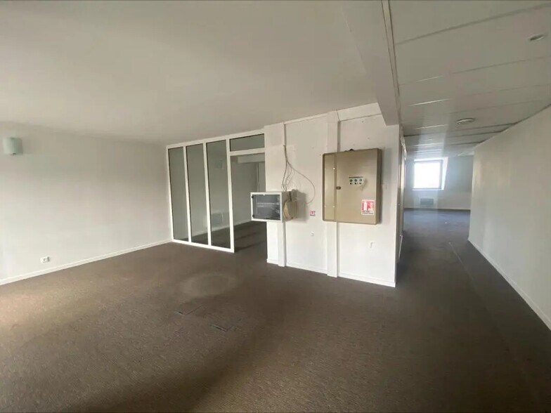 66 Bis Rue Laferrière, Paris à louer - Photo de l’immeuble – Image 2 sur 7
