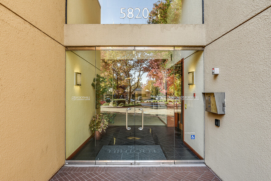 5820 Stoneridge Mall Rd, Pleasanton, CA à louer - Photo de l’immeuble – Image 3 sur 4