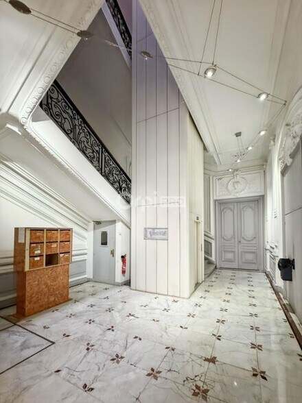 Bureau dans Marseille à louer - Hall d’entrée – Image 1 sur 5