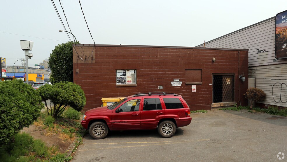 1310 E Hastings St, Vancouver, BC à louer - Photo de l’immeuble – Image 3 sur 6