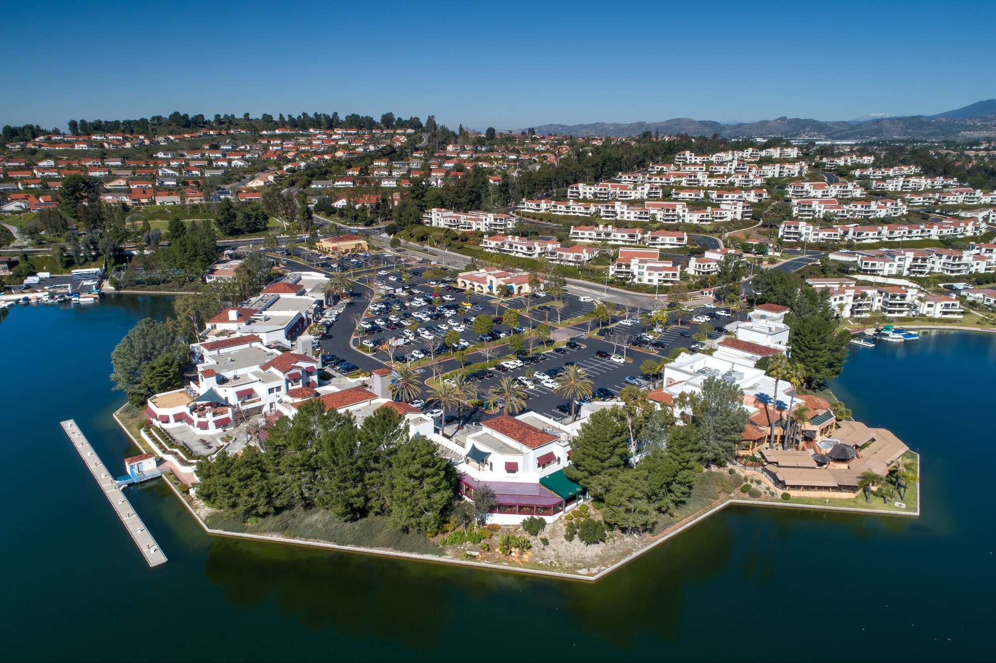 27732-27772 Vista Del Lago, Mission Viejo, CA à louer Photo principale– Image 1 sur 9