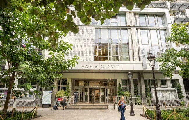 Plus de détails pour Local commercial à louer