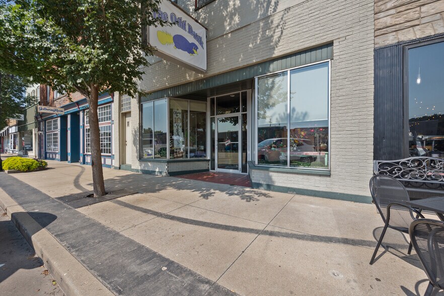 120 N Main St, De Soto, MO à vendre - Photo de l’immeuble – Image 2 sur 27