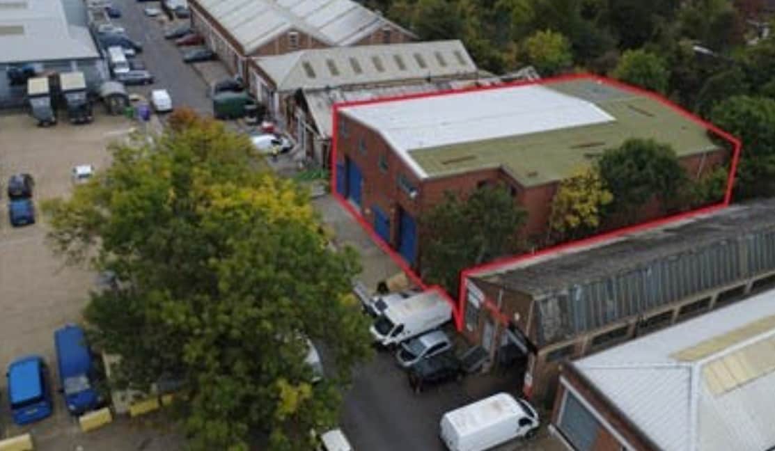 156 Dukes Rd, Londres à louer Photo de l’immeuble– Image 1 sur 6