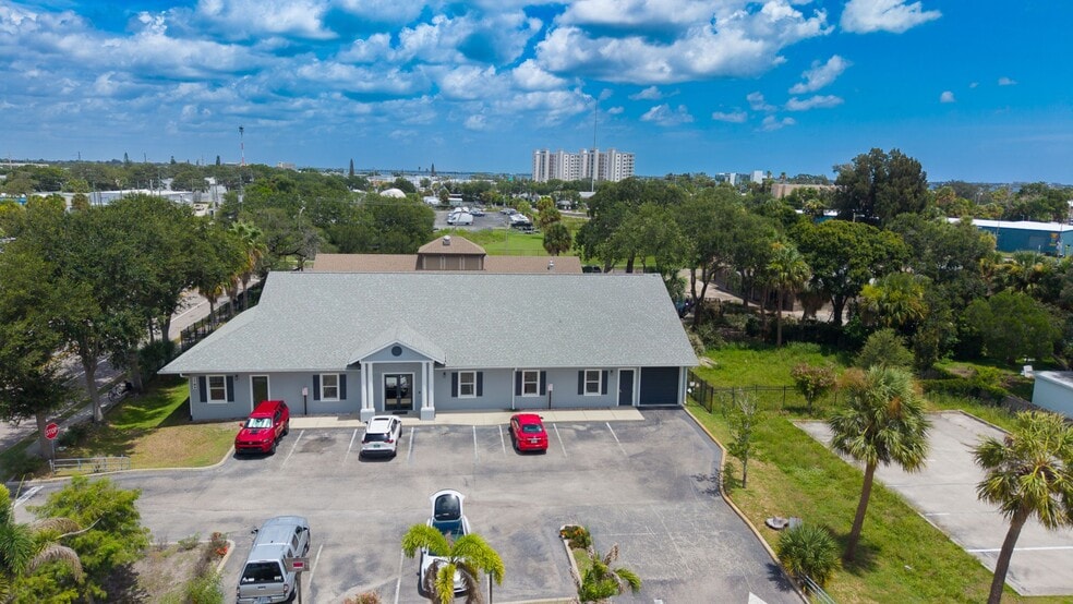 1785 Waverly Pl, Melbourne, FL à louer - Photo de l’immeuble – Image 1 sur 18