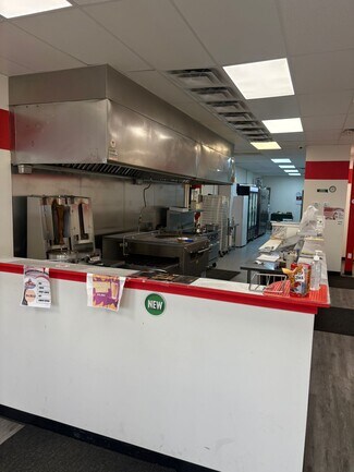 Plus de détails pour 5105 49 Av, Vegreville, AB - Local commercial à vendre