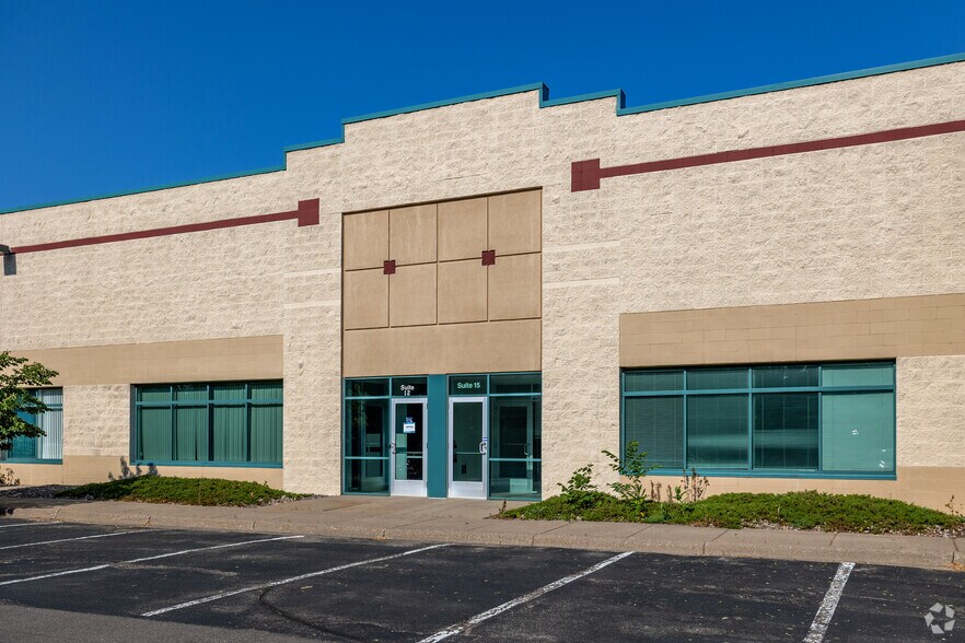7700 N 68th Ave, Minneapolis, MN à louer - Photo de l’immeuble – Image 3 sur 6