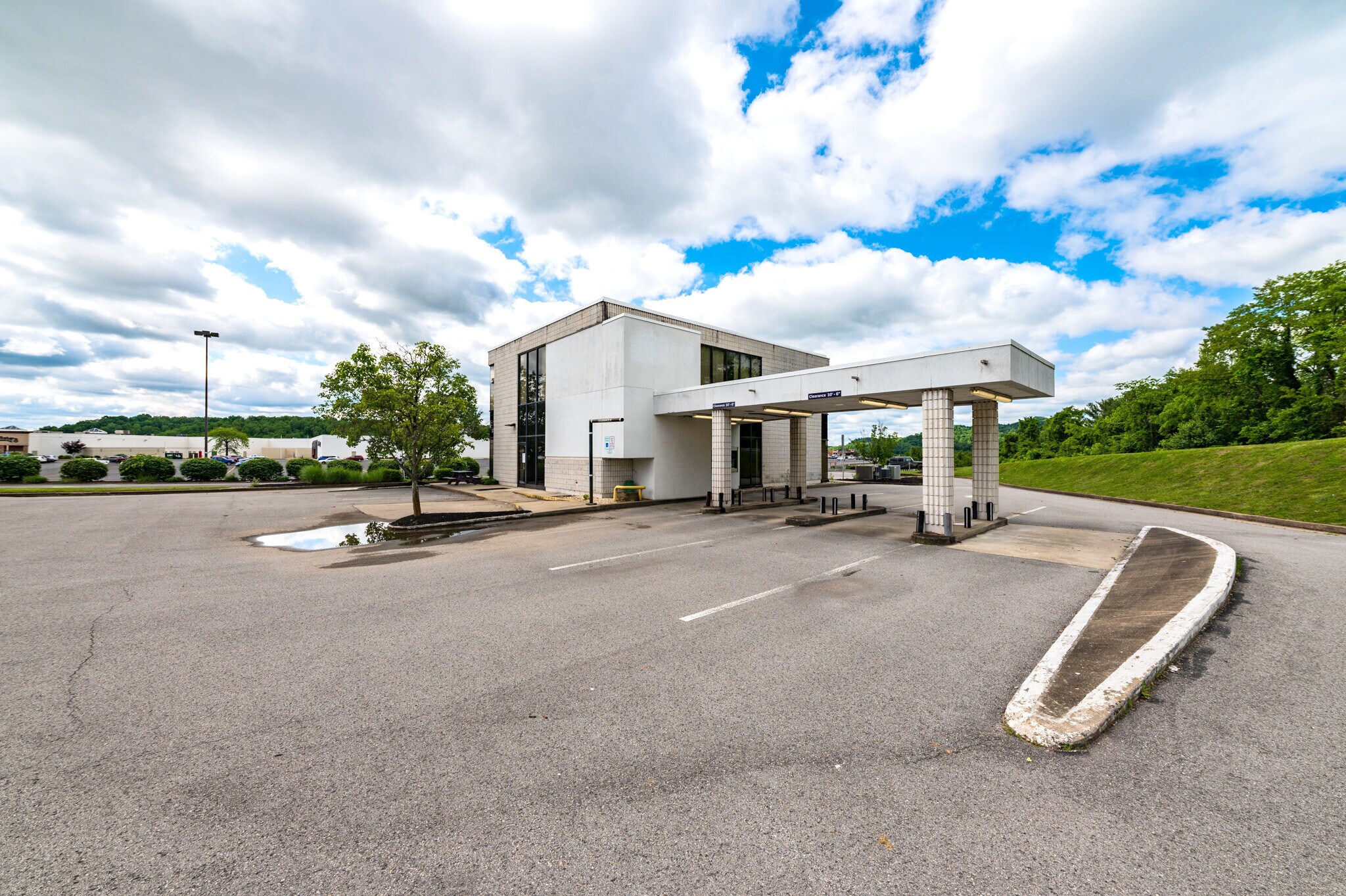 2015 Meadowbrook Mall Rd, Bridgeport, WV à louer Photo de l’immeuble– Image 1 sur 15