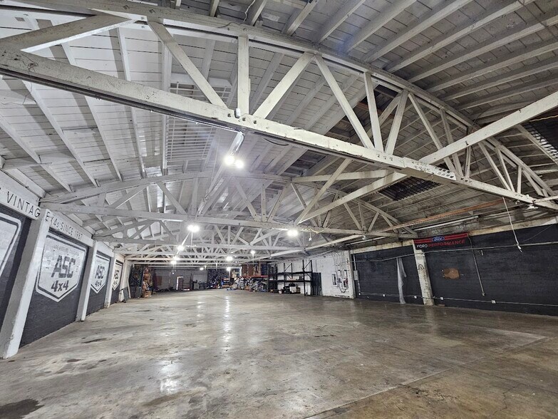 1729 S Santee St, Los Angeles, CA à louer - Photo de l’immeuble – Image 3 sur 10