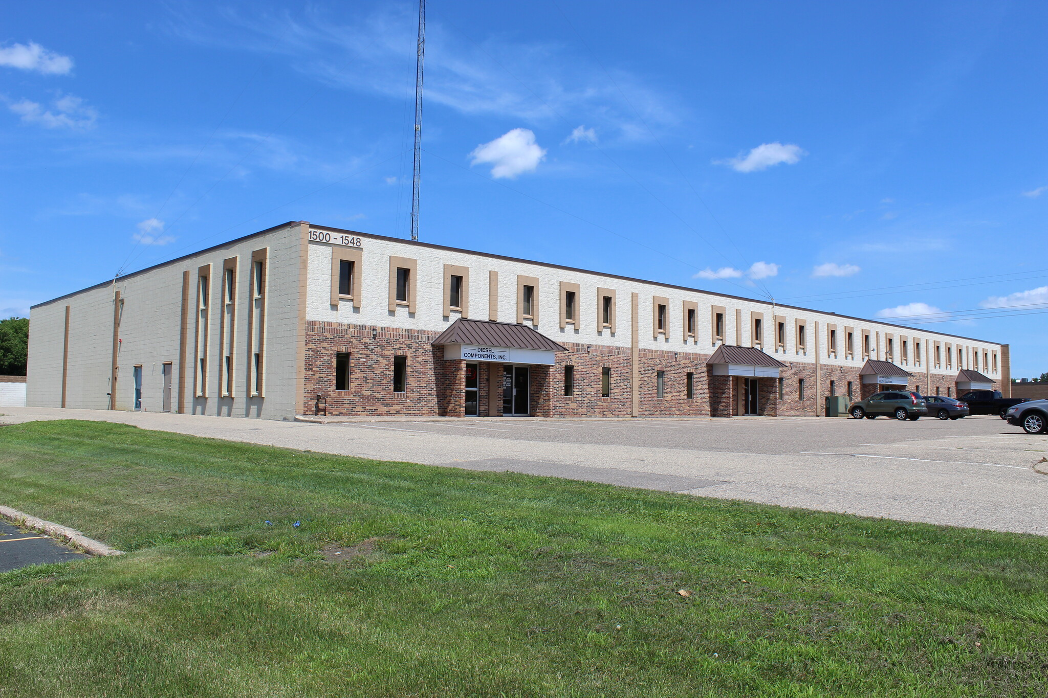 1500-1548 Cliff Rd E, Burnsville, MN à louer Photo de l’immeuble– Image 1 sur 15