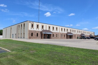 1500-1548 Cliff Rd E, Burnsville, MN à louer Photo de l’immeuble– Image 1 sur 15