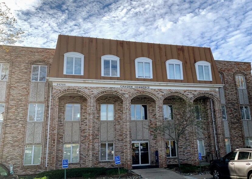 24300 Chagrin Blvd, Beachwood, OH à louer - Photo principale – Image 1 sur 7