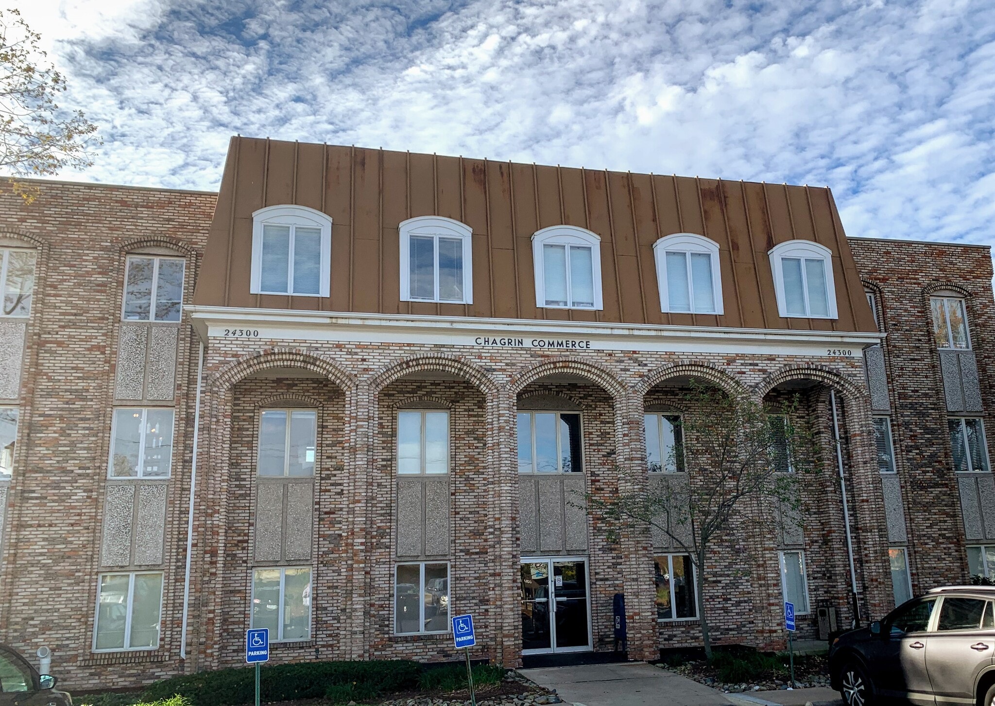 24300 Chagrin Blvd, Beachwood, OH à louer Photo principale– Image 1 sur 8