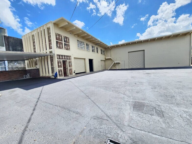 890 SW 69th Ave, Miami, FL à louer - Photo de l’immeuble – Image 1 sur 11