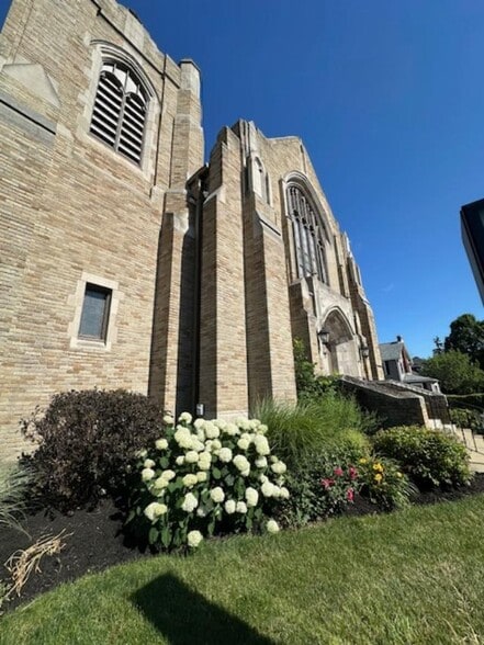 29 UNIT N. Buffalo Church Conversions portefeuille de 2 biens à vendre sur LoopNet.fr - Photo de l’immeuble – Image 3 sur 32